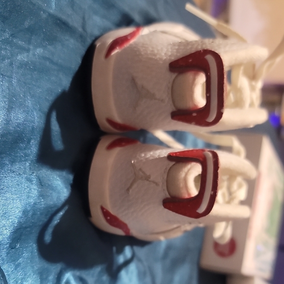 Jordan Kids White and Red Sneakers - Picture 2 of 4